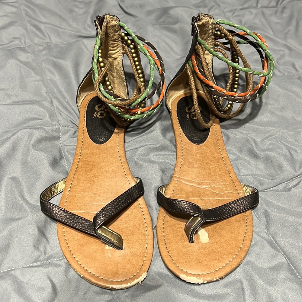 Thong sandals
